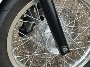 Triumph Thruxton 900